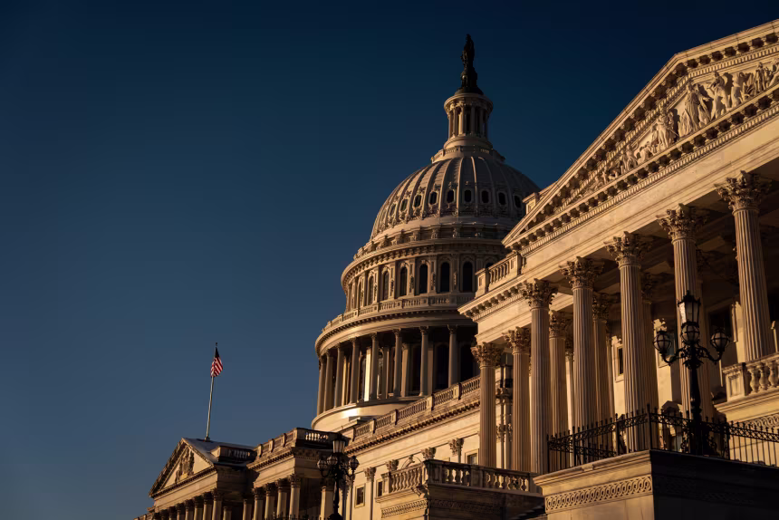 US Senate Halts Major Spending Package as Shutdown Deadline Nears