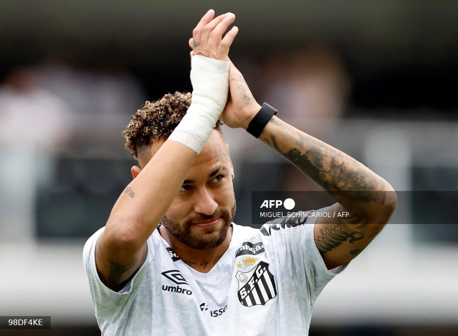 Former Chef Sues Neymar Over Alleged 16-Hour Workdays and Workplace Injuries