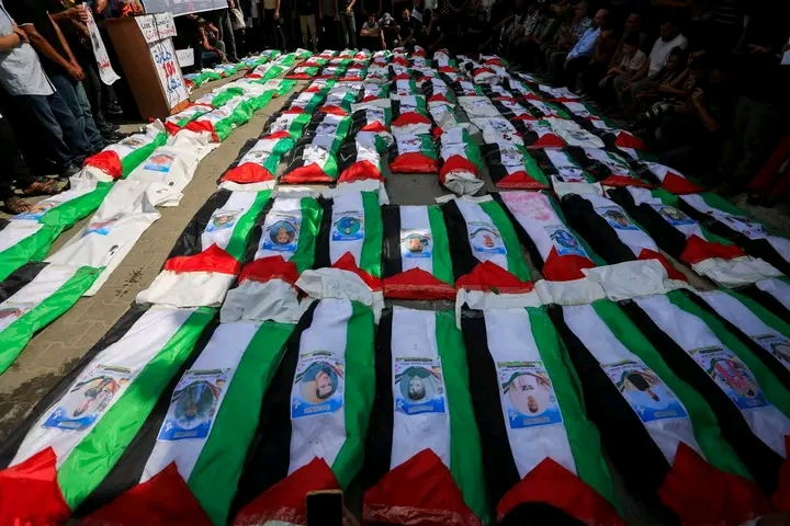 Gaza Holds Funeral for 100 Palestinians Recovered From Rubble in Zeitoun